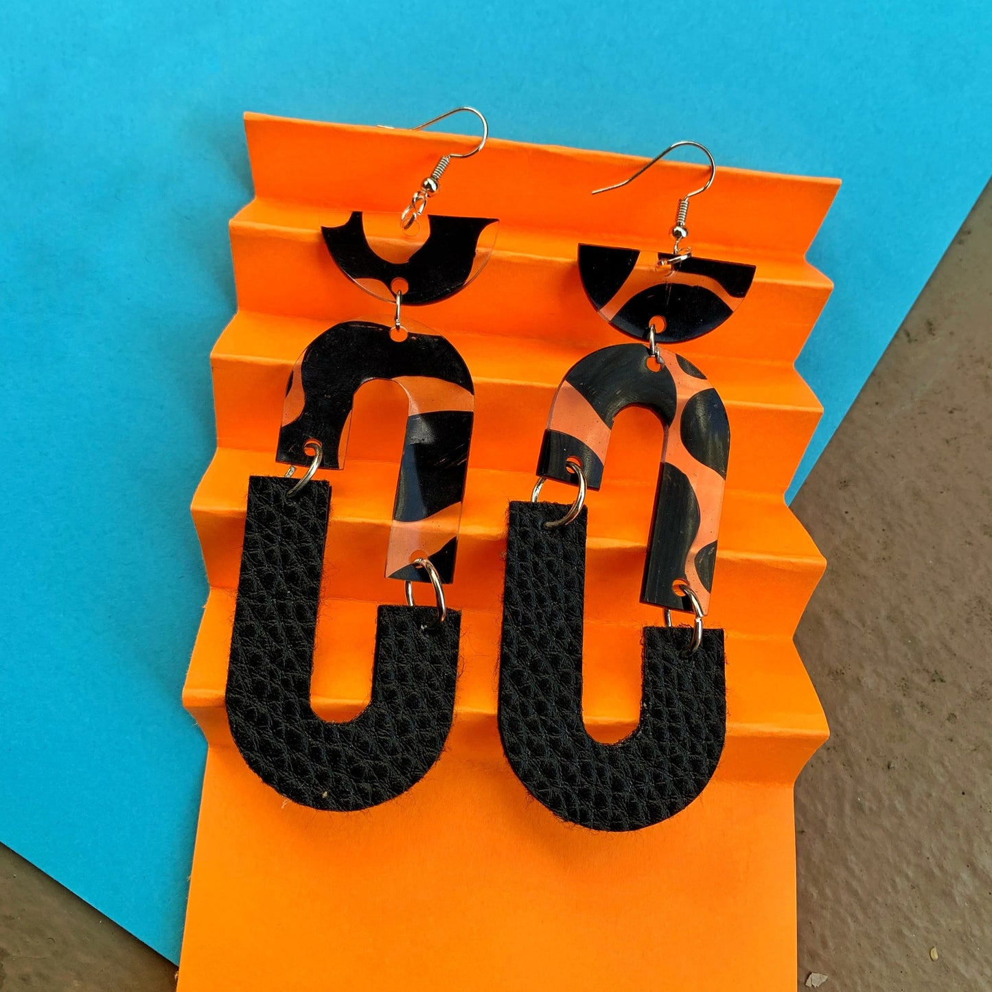 Duo Dark Arch Earrings